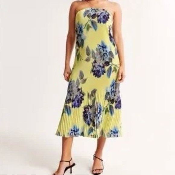 Abercrombie & Fitch Dresses & Skirts - Abercrombie & Fitch Yellow Pleated Strapless Cocktail Dress